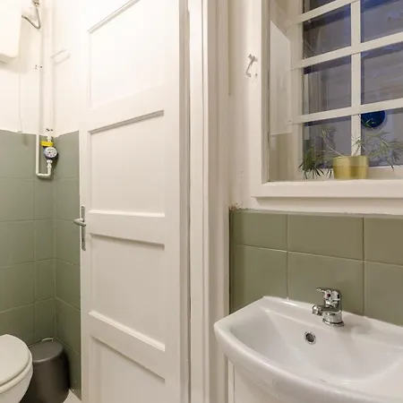 Apartman Cosy In District. *