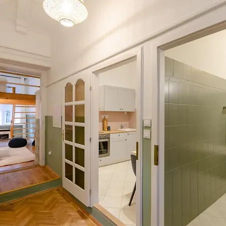 Διαμέρισμα Cosy In District. *