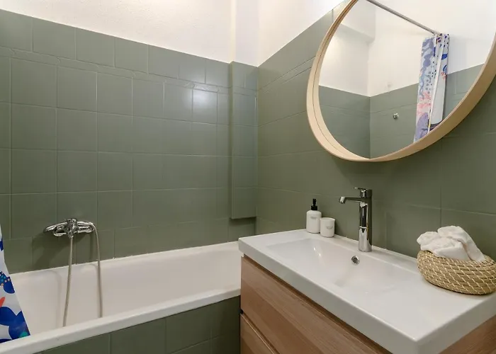 Apartament Cosy In District. *